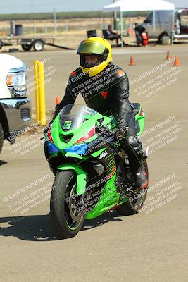 media/Sep-20-2025-TrackDaz (Sat) [[27f0cde673]]/Around the Pits/